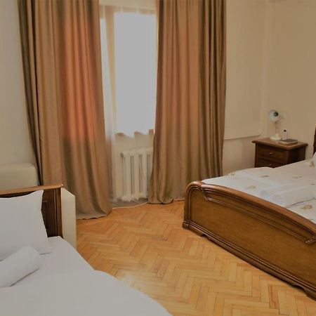 Happy Camper Hostel Yerevan Exterior photo