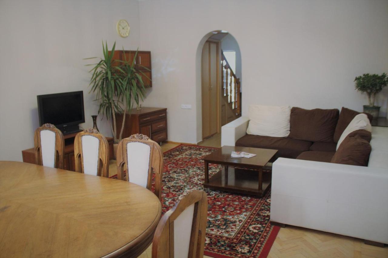Happy Camper Hostel Yerevan Exterior photo