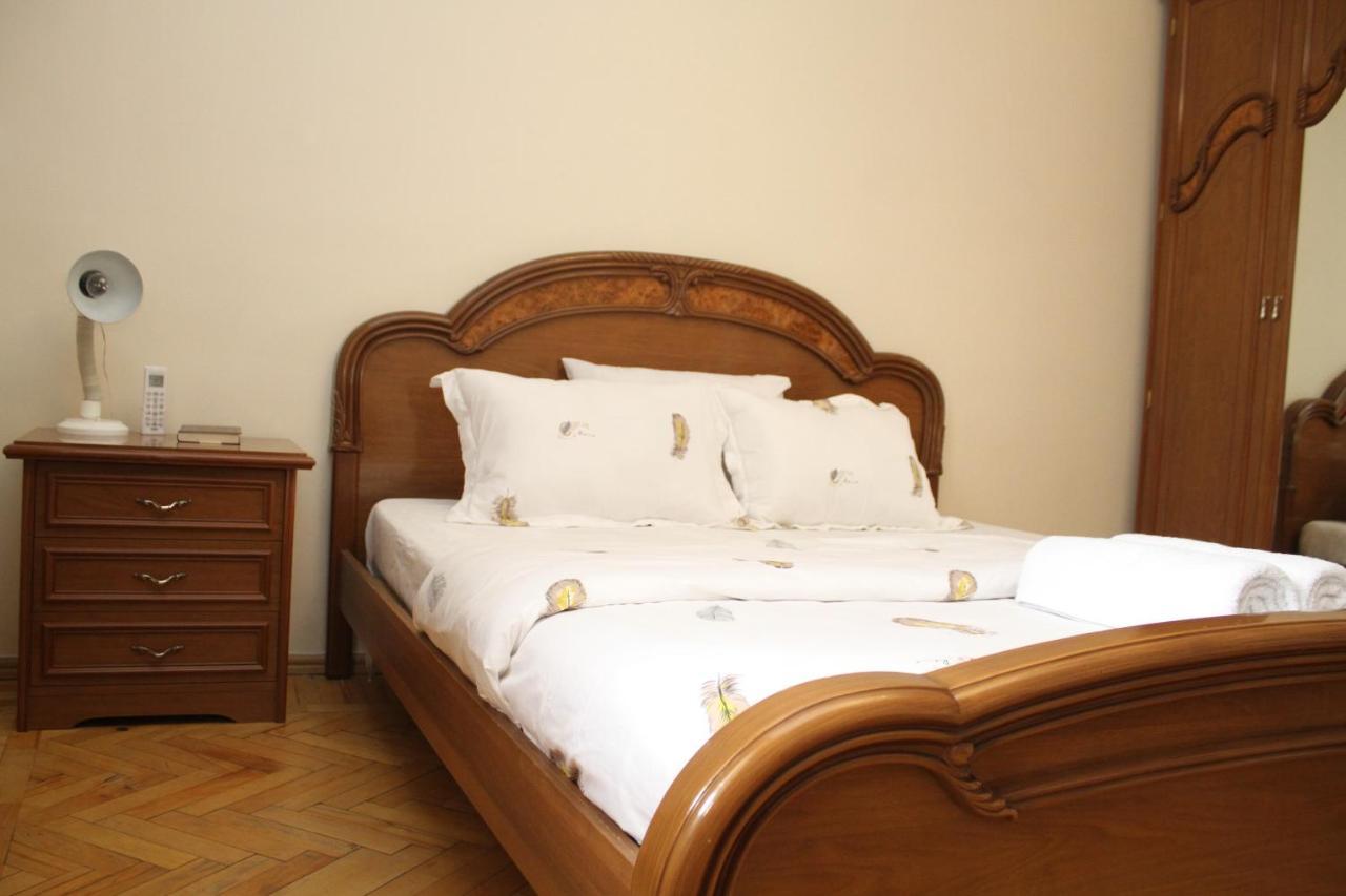 Happy Camper Hostel Yerevan Exterior photo